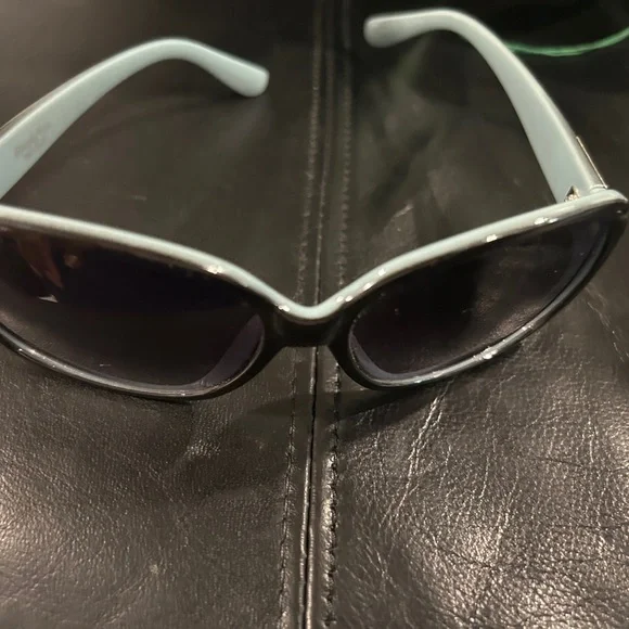 Simply Vera Vera Wang Black Oversized Women's Sunglasses - Picture 10 of 10